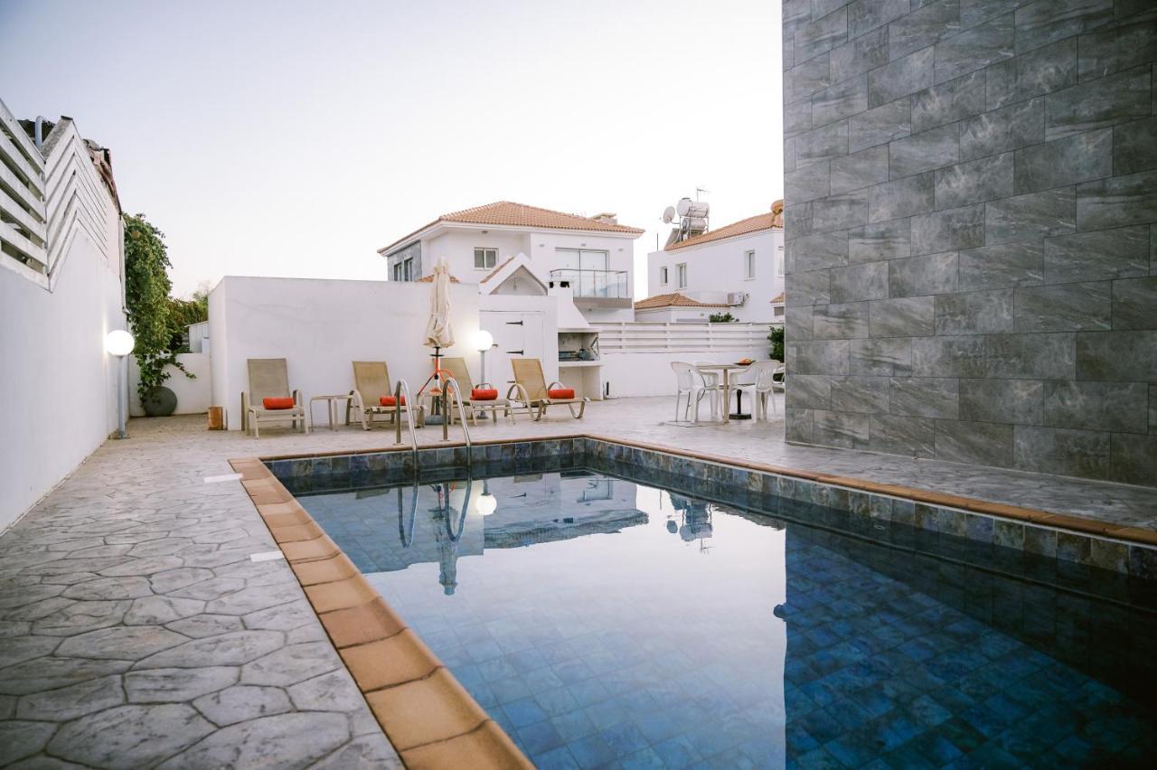 Costa Cornelia Homes * Ajía Nápa