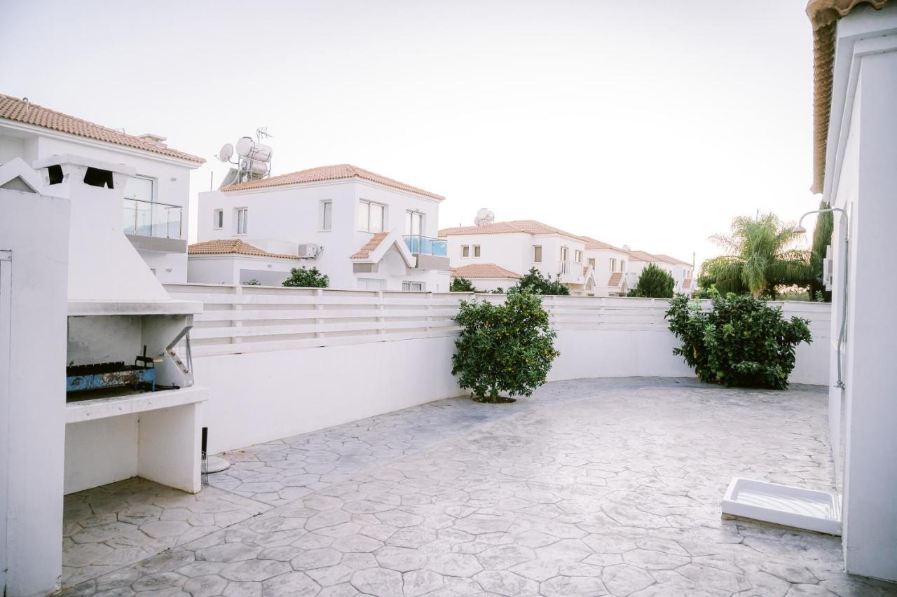 Villaer Costa Cornelia Homes *