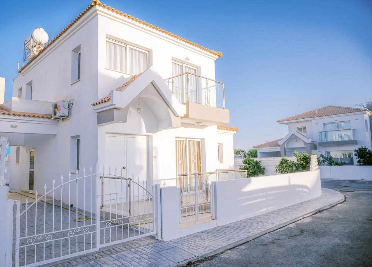 Costa Cornelia Homes * Ajía Nápa