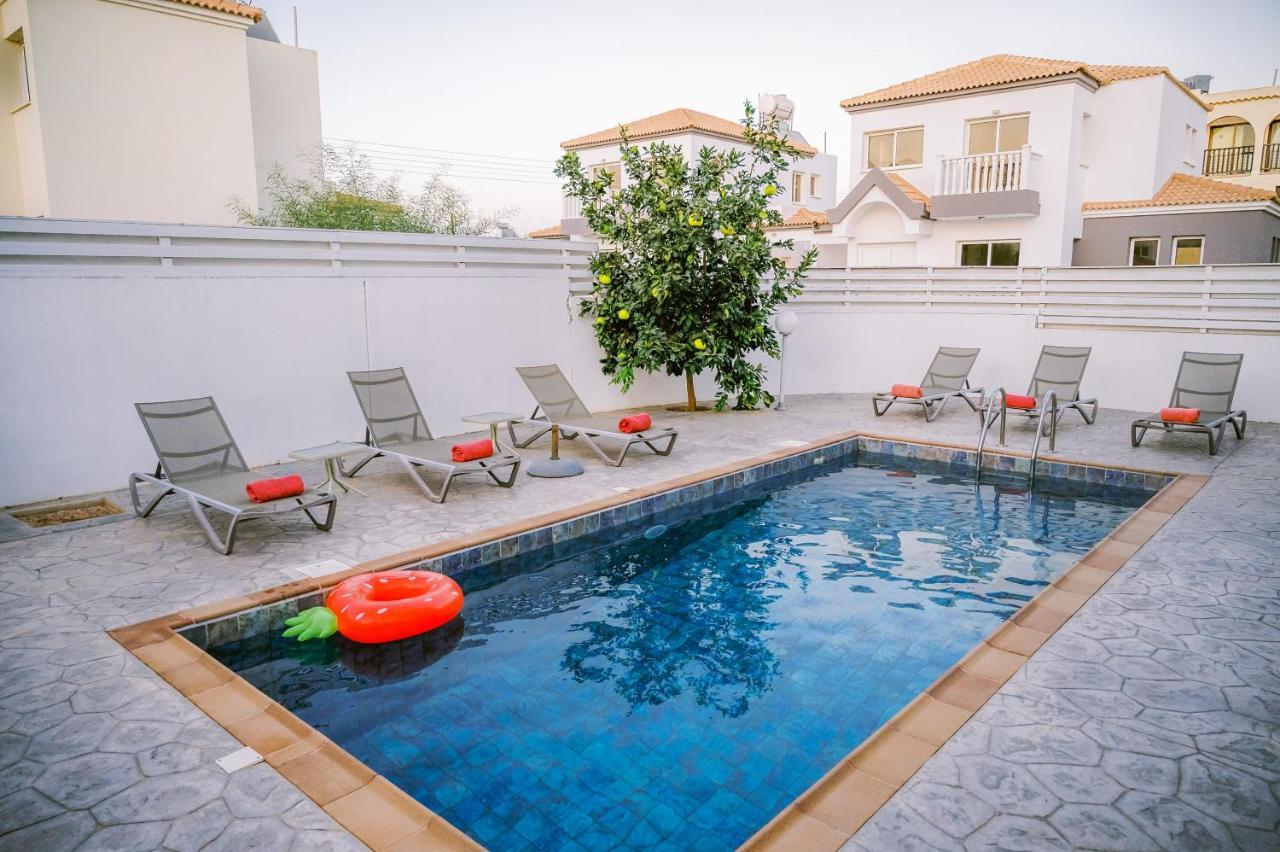 Villaer Costa Cornelia Homes *