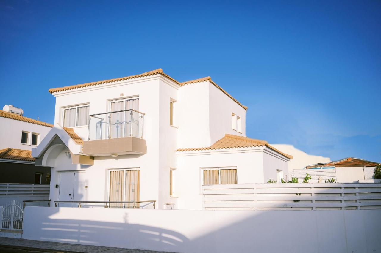 Vilă Costa Cornelia Homes *