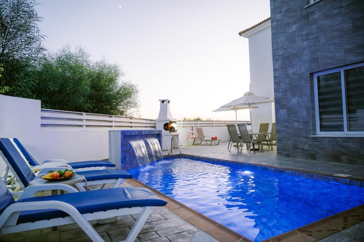 Costa Cornelia Homes Vilă *